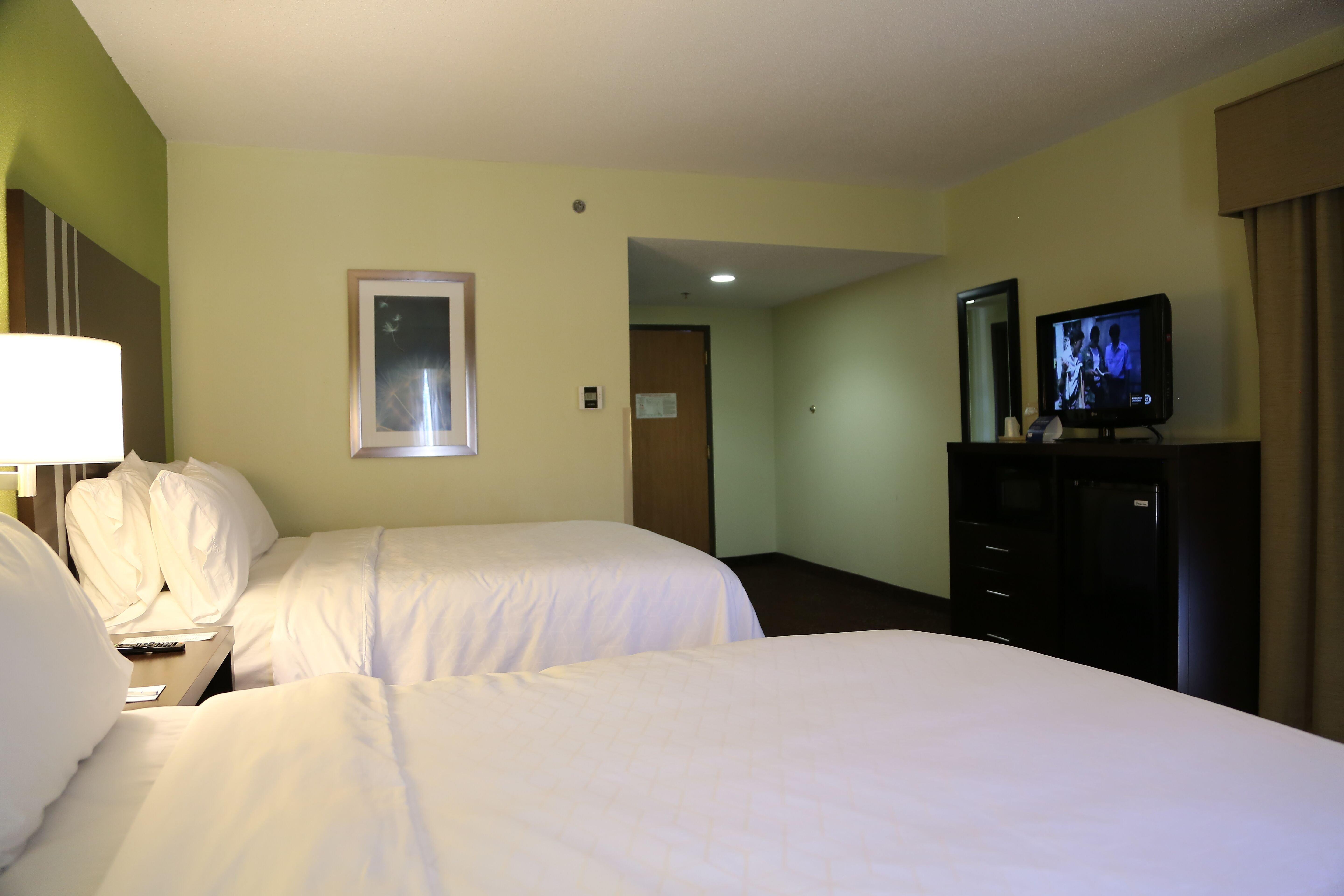 Holiday Inn Express Hotel & Suites Cleveland - Ms By Ihg Экстерьер фото