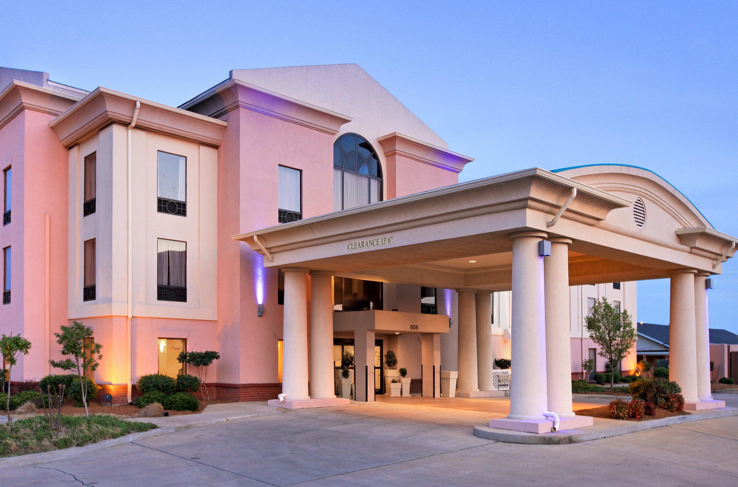 Holiday Inn Express Hotel & Suites Cleveland - Ms By Ihg Экстерьер фото