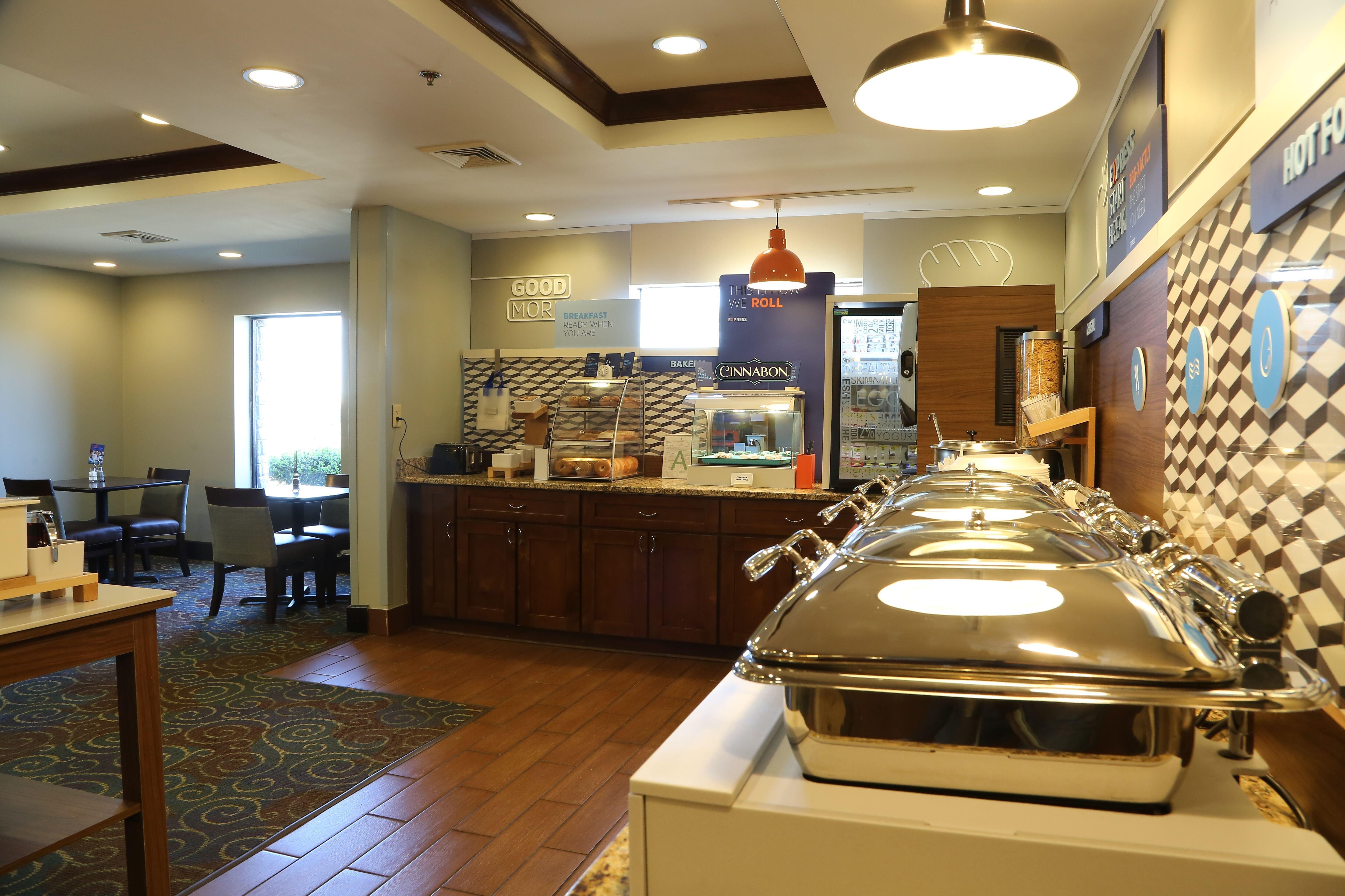 Holiday Inn Express Hotel & Suites Cleveland - Ms By Ihg Экстерьер фото