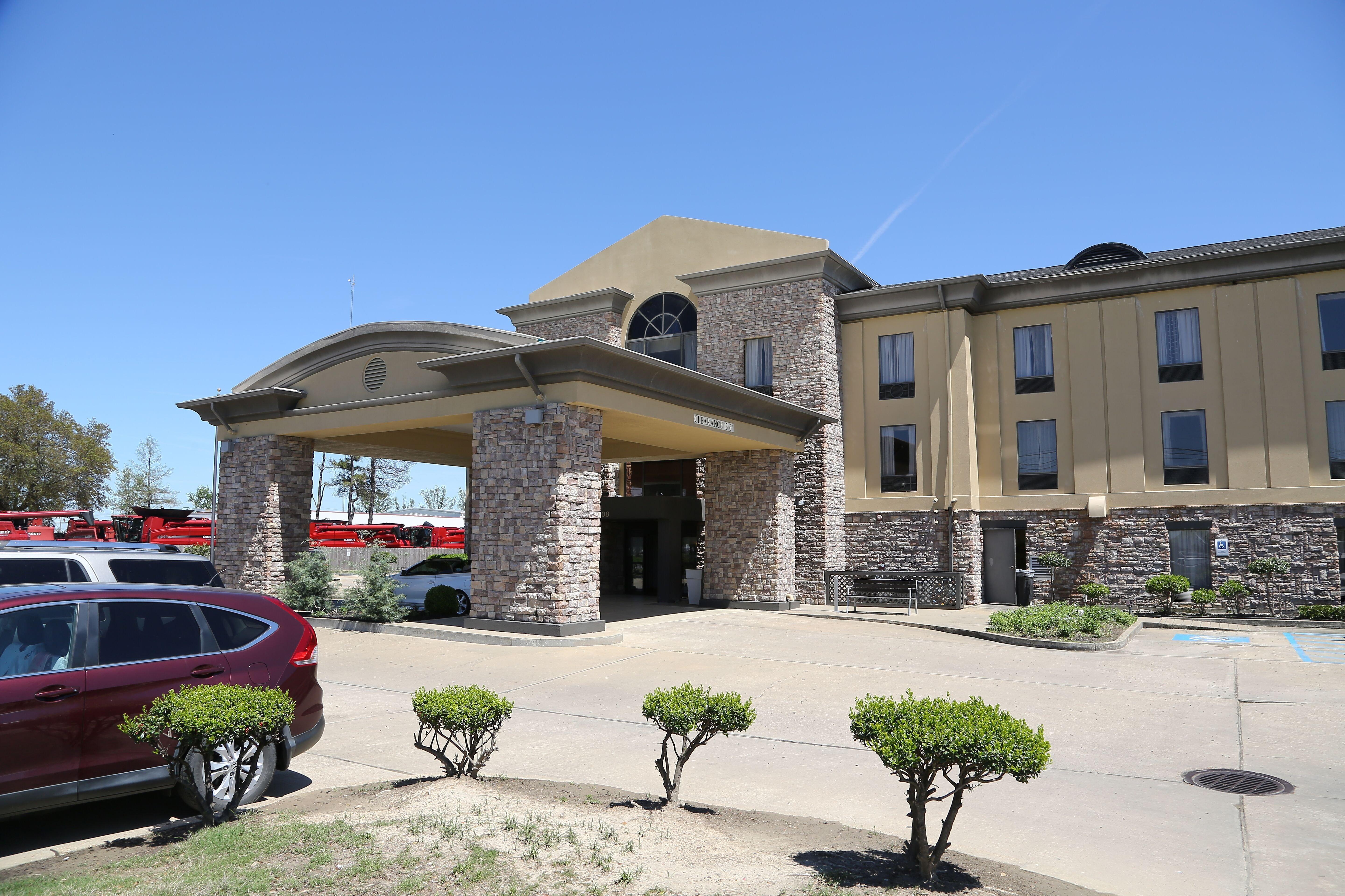 Holiday Inn Express Hotel & Suites Cleveland - Ms By Ihg Экстерьер фото