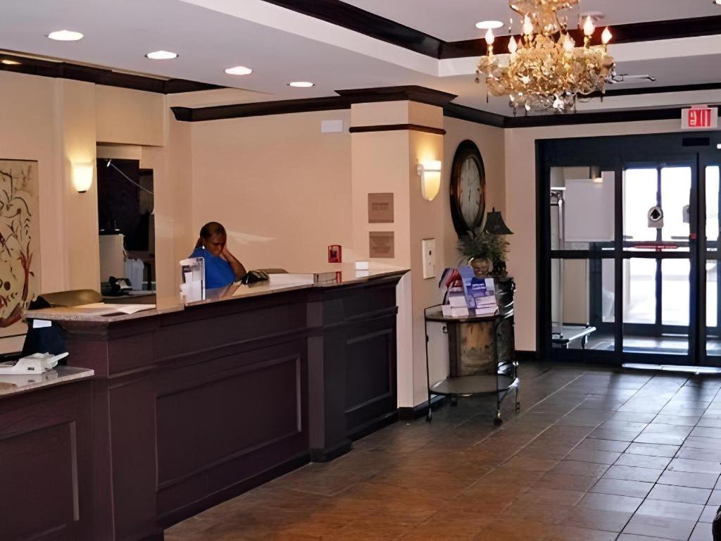 Holiday Inn Express Hotel & Suites Cleveland - Ms By Ihg Экстерьер фото