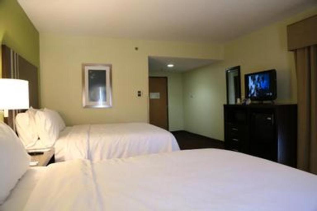 Holiday Inn Express Hotel & Suites Cleveland - Ms By Ihg Экстерьер фото
