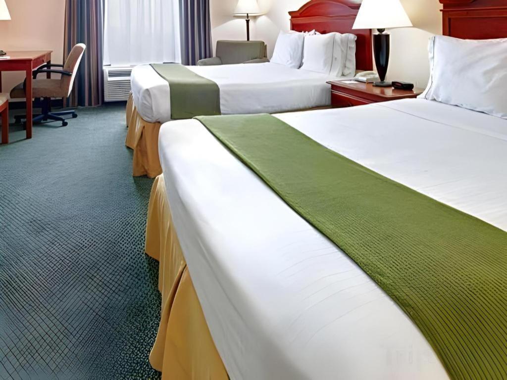 Holiday Inn Express Hotel & Suites Cleveland - Ms By Ihg Экстерьер фото