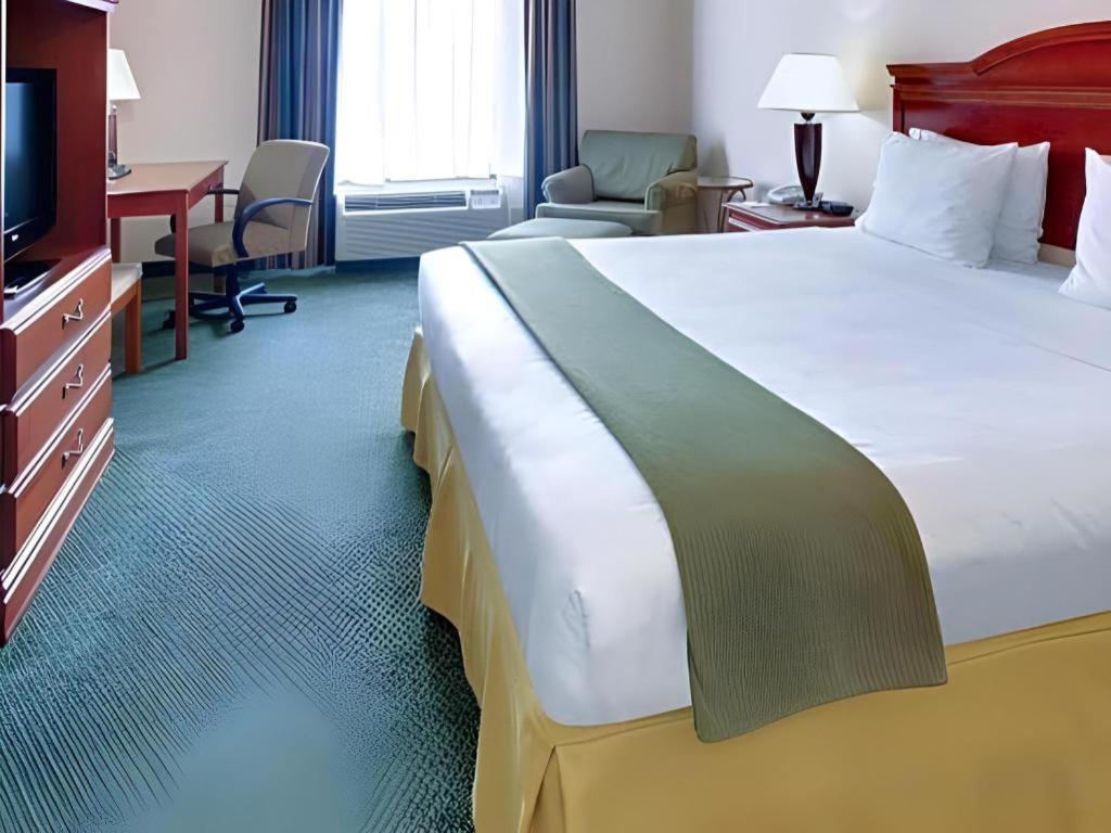Holiday Inn Express Hotel & Suites Cleveland - Ms By Ihg Экстерьер фото